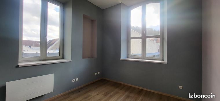 Urgent Studio, cuisine séparée, à louer de suite
