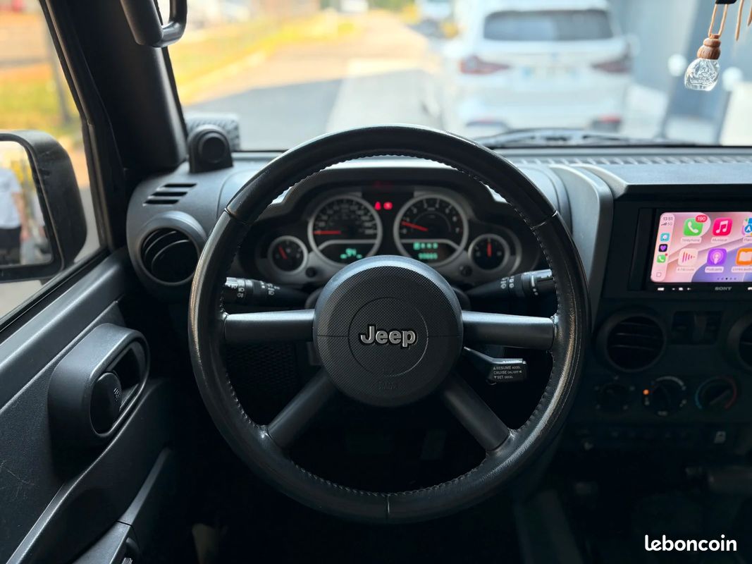 Jeep WRANGLER Rubicon 3.8 V6 199 CH BVA4 / Hardtop / Carplay / Camera De Recul (image 9)