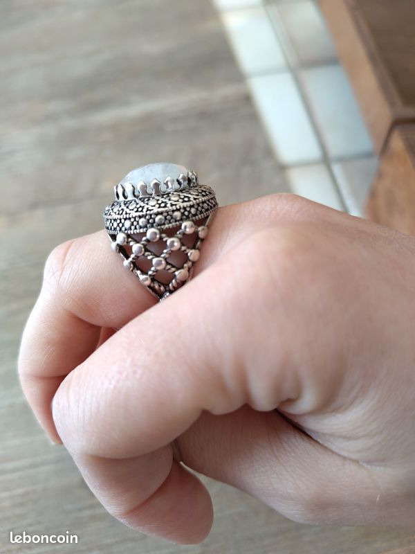 Bague Vintage Imposante En Argent - Cabochon En Résine à Facettes - Taille 53 (57?) - Occasion