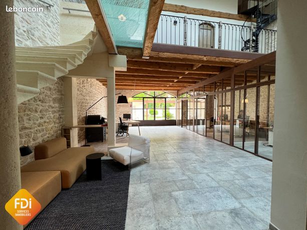 Maison de ville 4 pièces 270 m²