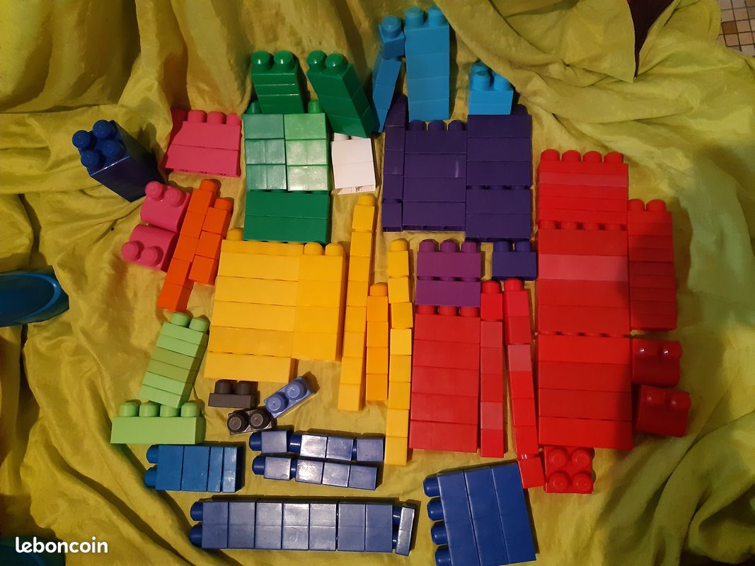 Lot 3 MEGA BLOKS de 169 briques (image 1)