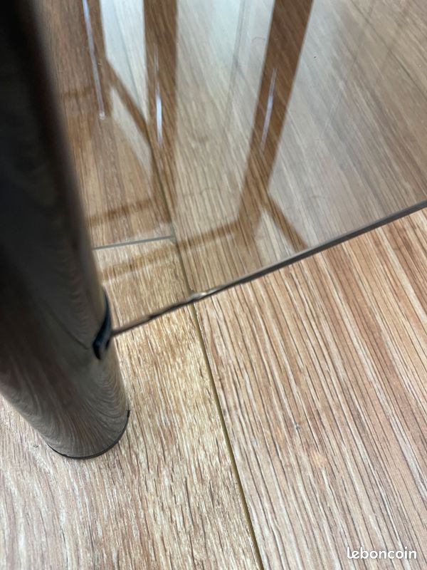 Tables d'appoint ou chevets en tube acier/verre fumé (image 10)