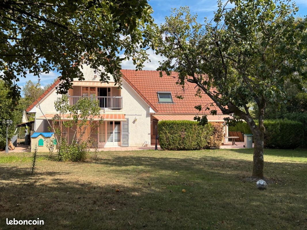 Maison 7 pièces 238 m² · à Saint-Witz · 238 m² · 487 500 €