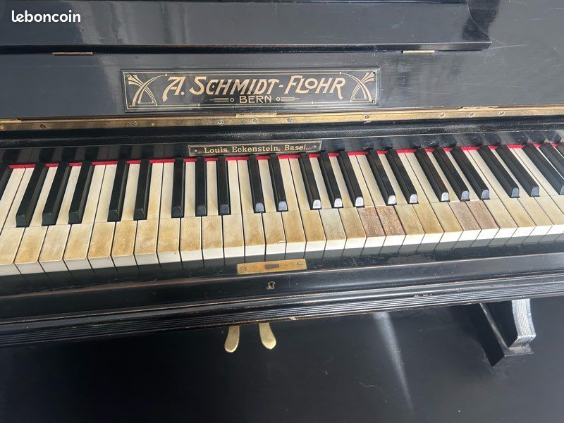 Piano (image 3)
