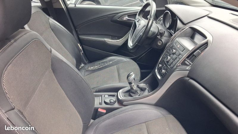 Opel ASTRA 1.3 CDTI95 FAP COSMO (image 13)