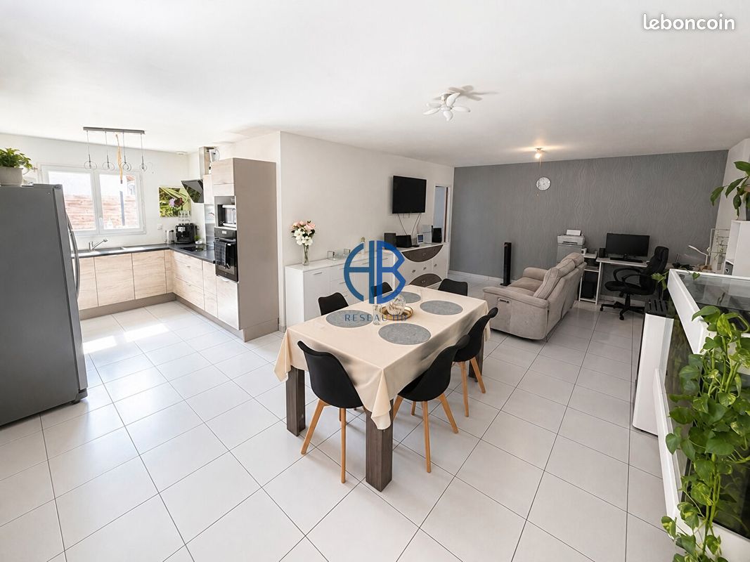 Maison 5 pièces 107 m² · à Les Abrets en Dauphiné · 107 m² · 299 900 €