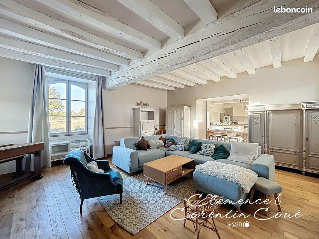 Maison 11 pièces 260 m² · à Bécon-les-Granits · 260 m² · 480 000 €