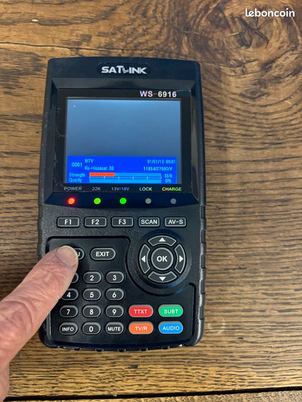 SATLINK WS-6916 HD Pointeur Satellite DVB-S2 MPEG-4 Avec Écran 3.5"
