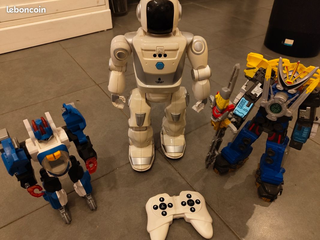 Lot 3 robots électroniques (Mega Zord Power Ranger + VTech Switch-&-Go ...