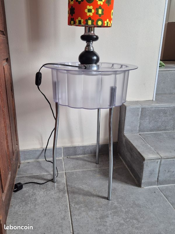 Table d appoint Ikea Hatten par Ehlen Johansson
