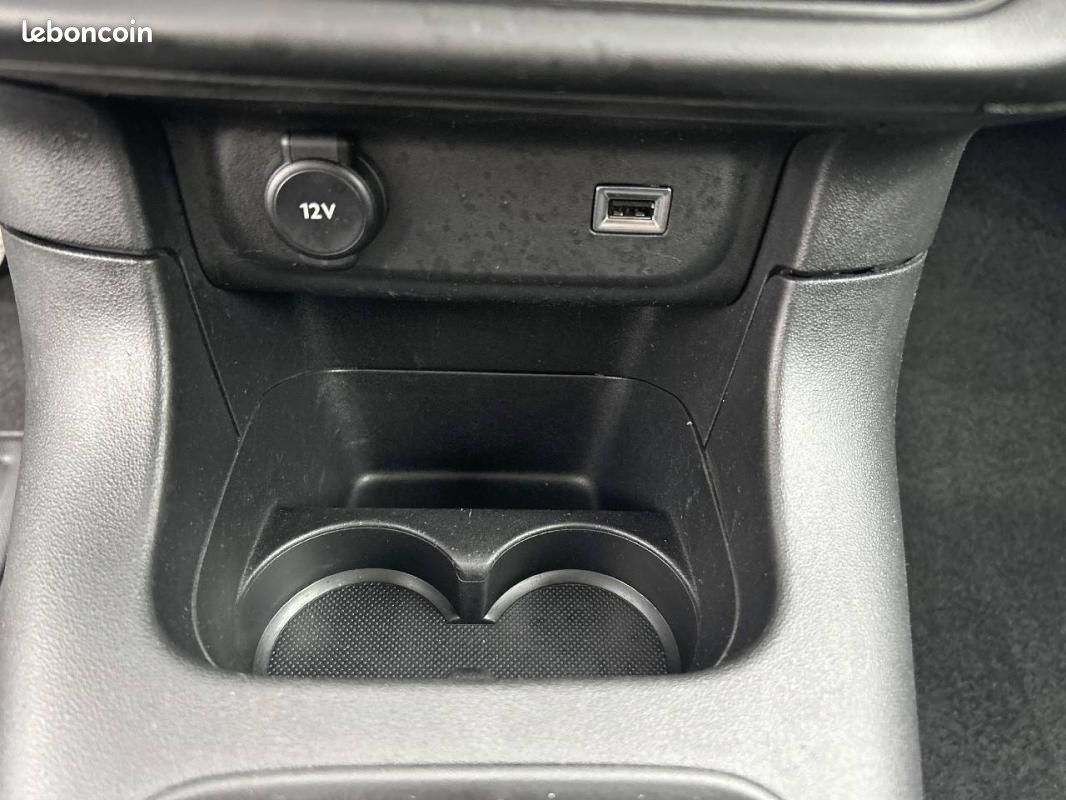 Citroën C3 PureTech 83 S&S BVM5 - Feel Pack (image 22)
