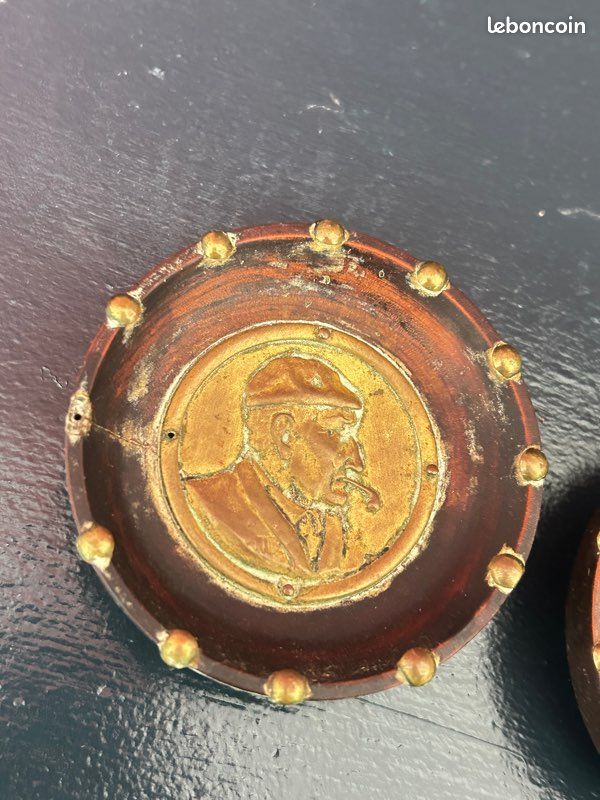 Lot de deux cendriers en bois et bronze (image 3)