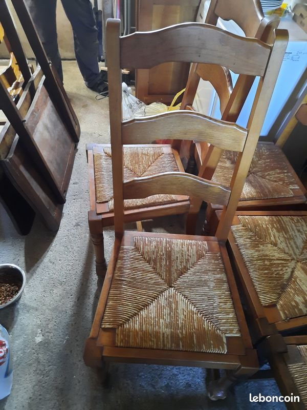 Table (image 1)