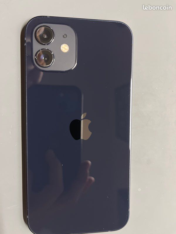 IPhone 12 en excellent état (image 5)