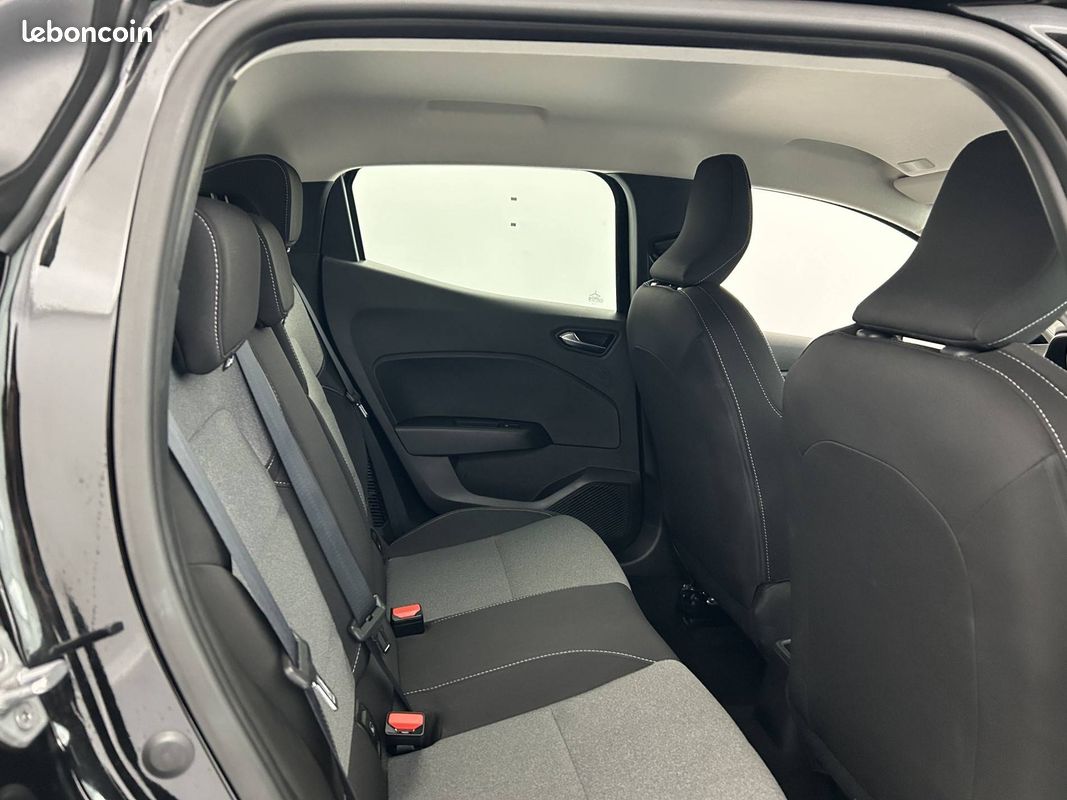 RENAULT Clio E-Tech full hybrid 145 ch GSR2 Evolution (image 16)