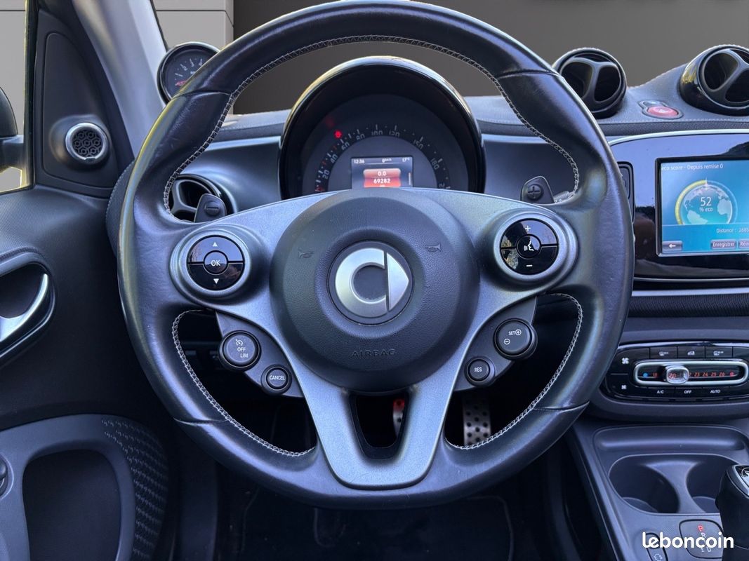 SMART FORTWO CABRIO Cabriolet 109 ch Brabus Xclusive- Capote Grise-Sieges en Cuir Chauffant-JBL-Camera et Bip de Recul (image 11)