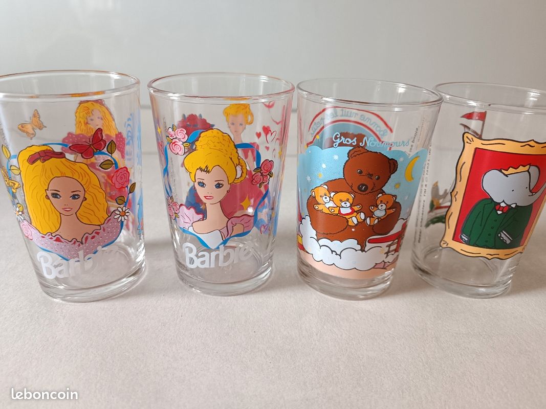 4 verres : 2 de Barbie, 1 de Bonne nuit les petits et 1 de Babar (image 1)
