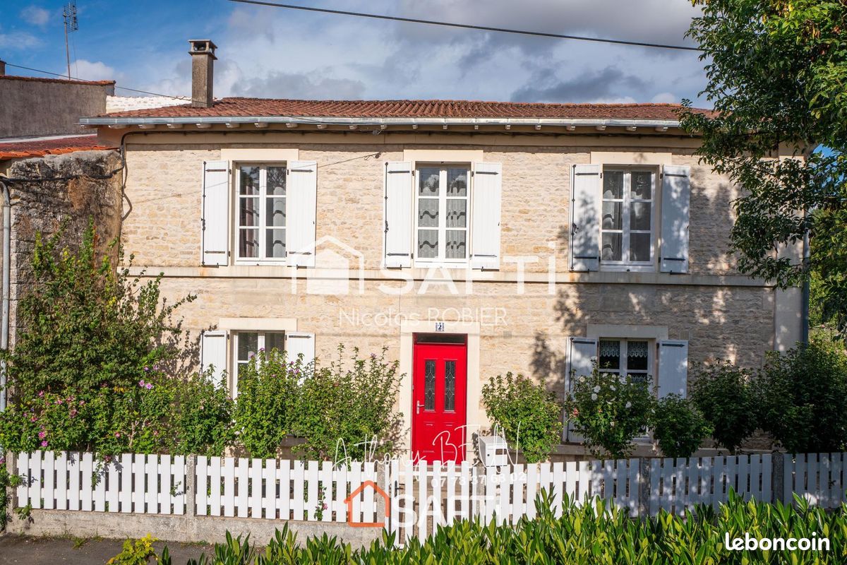 Maison 7 pièces 205 m² · à Niort · 205 m² · 343 000 €