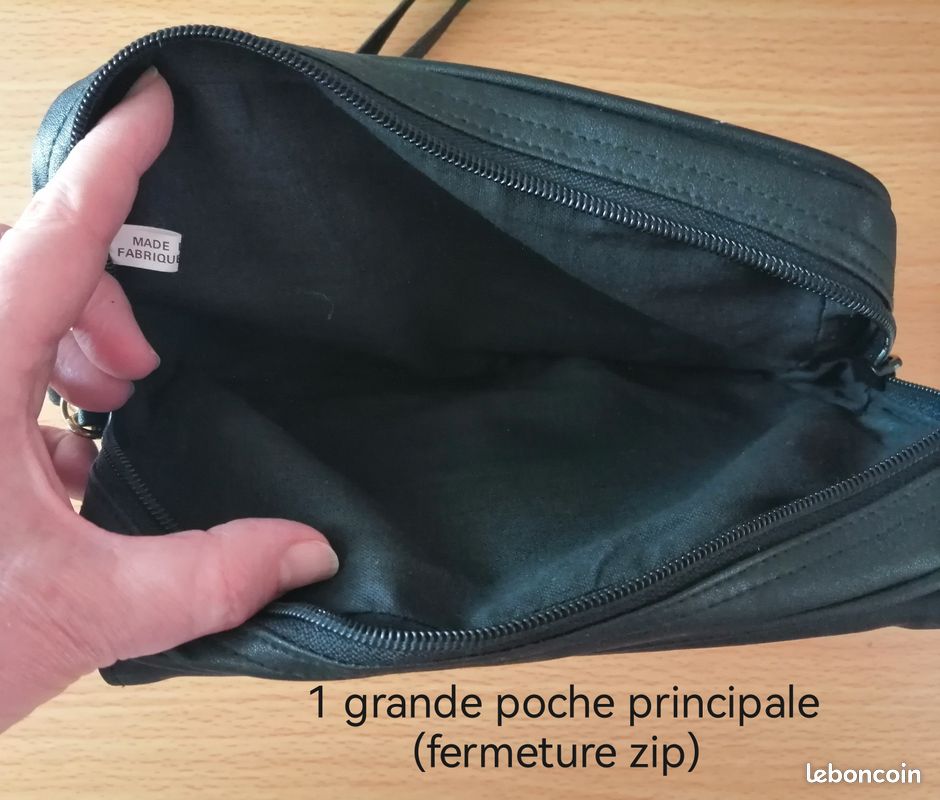 SACOCHE/ POCHETTE à main avec dragonne Homme NOIR
