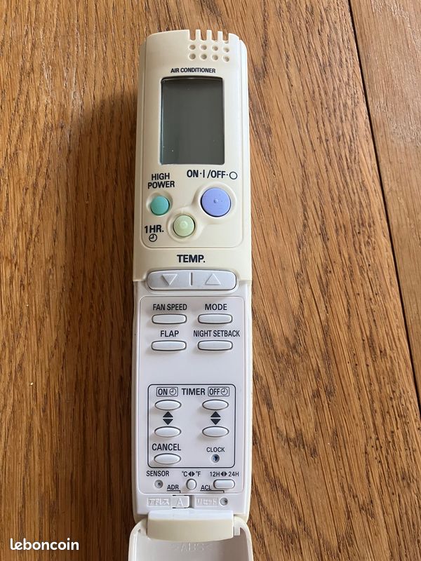 Télécommande universelle - MOTHINESSTO - RC1205 - Compatible Hitachi Télécommande universelle - MOTHINESSTO - RC1205 - Compatible Hitachi