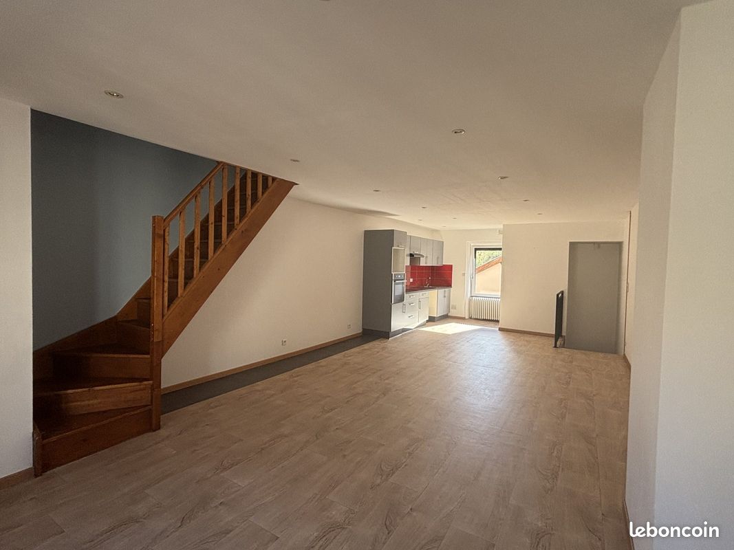 Maison 3 pièces 91 m² · à Beaujeu · 91 m² · 745 €/mois