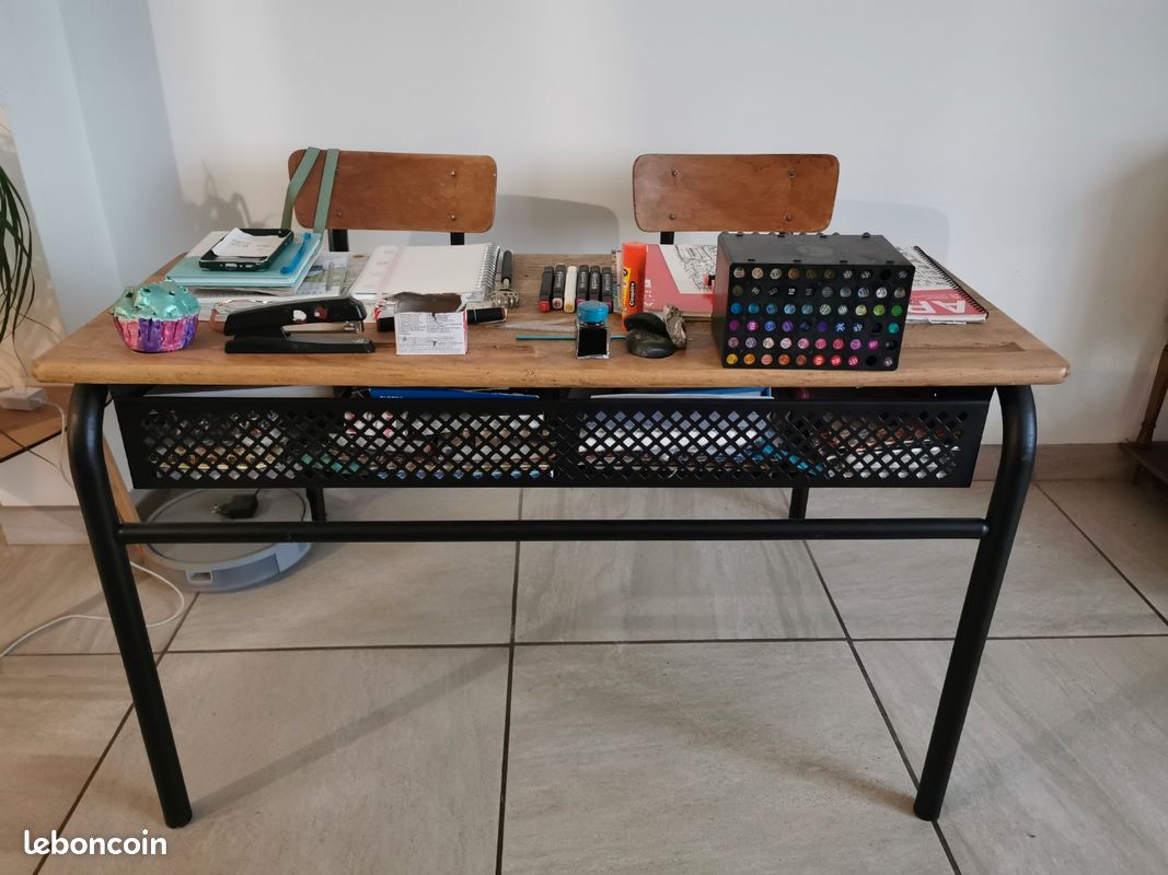 Bureau d'écolier (image 1)
