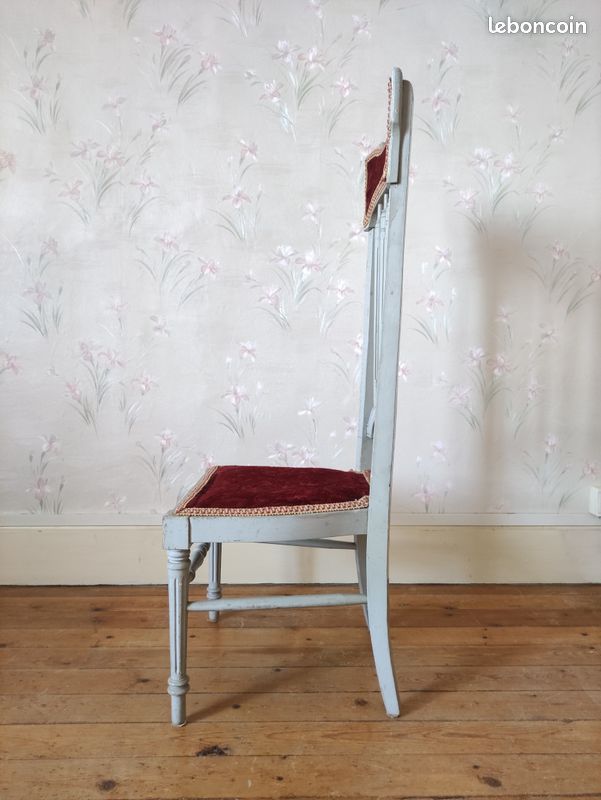 Chaise en velours bordeaux (image 2)