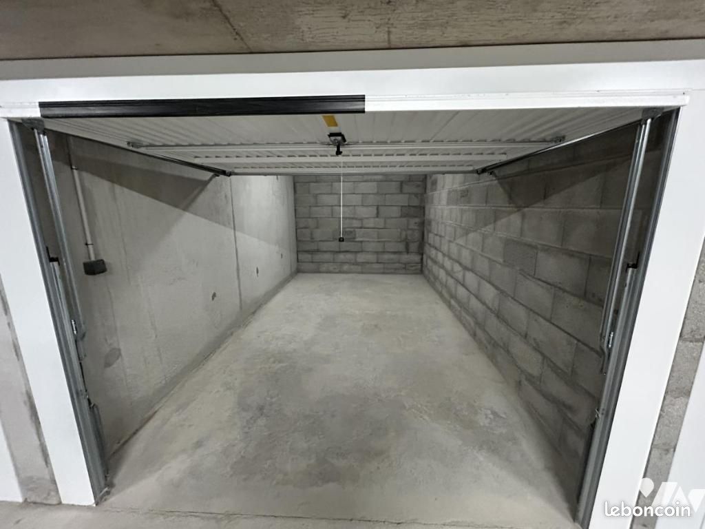 Garage ST MALO · à Saint-Malo · 145 €/mois