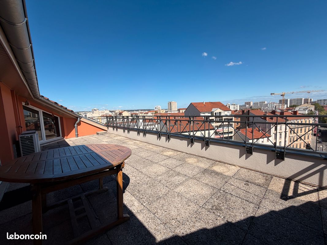 Appartement 4 pièces 107 m² · à Villeurbanne · 107 m² · 330 000 €
