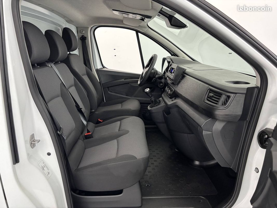 Renault trafic fg blue dci 130 l1h1 3t gsr2 advance (image 14)
