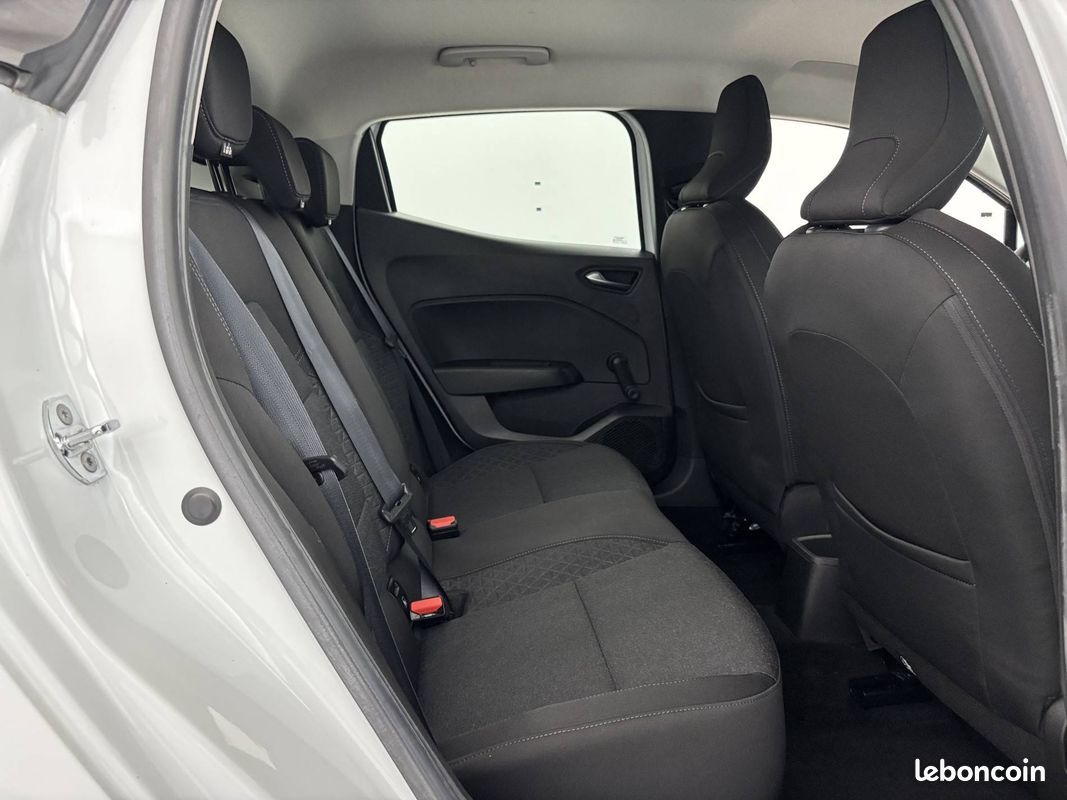 RENAULT Clio TCe 90 - 21 Business (image 16)