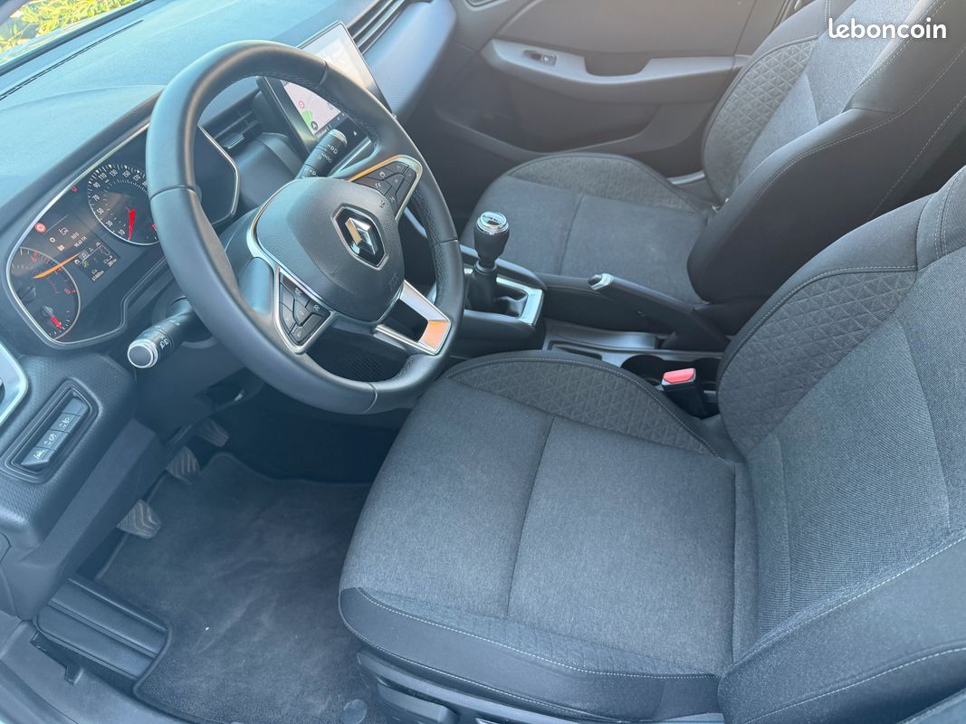 Renault clio 5 1.0 sce 65 cv modèle 2021 très bon état général seulement 60 000 kms très faible consommation (image 9)