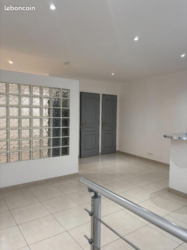 Appartement 1 pièce 35 m² · à La Roquebrussanne · 35 m² · 98 000 €
