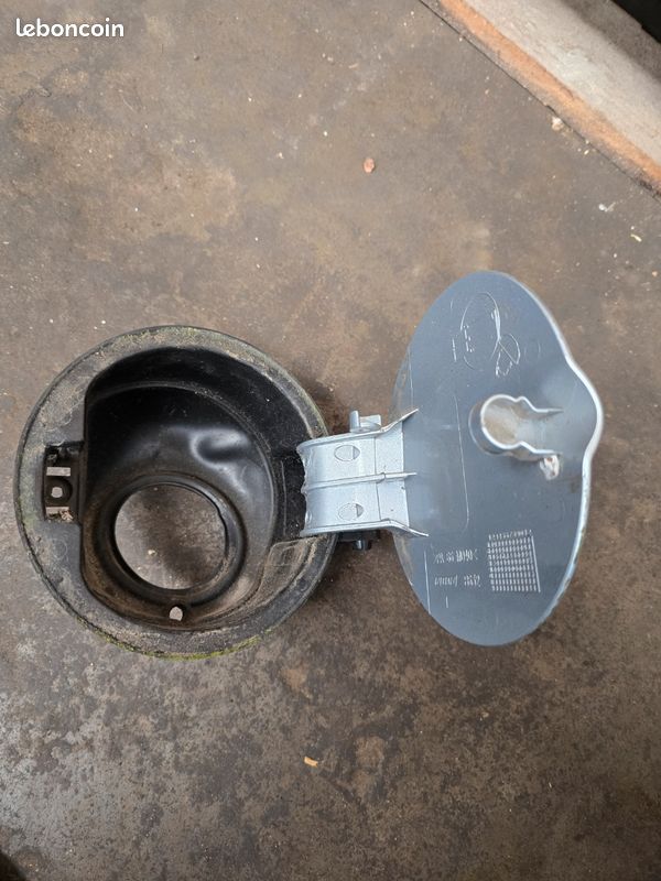 Trappe à carburant Fiat punto (image 3)