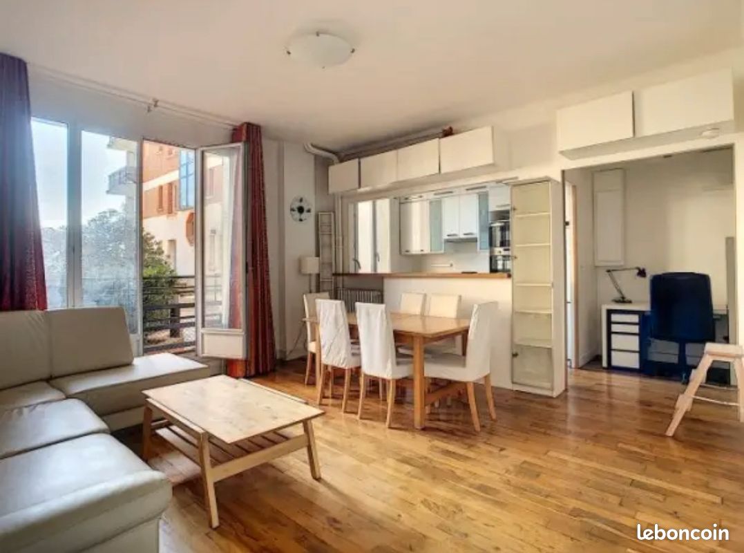 Appartement 1 pièce 47 m² · à Saint-Cloud · 47 m² · 1 050 €