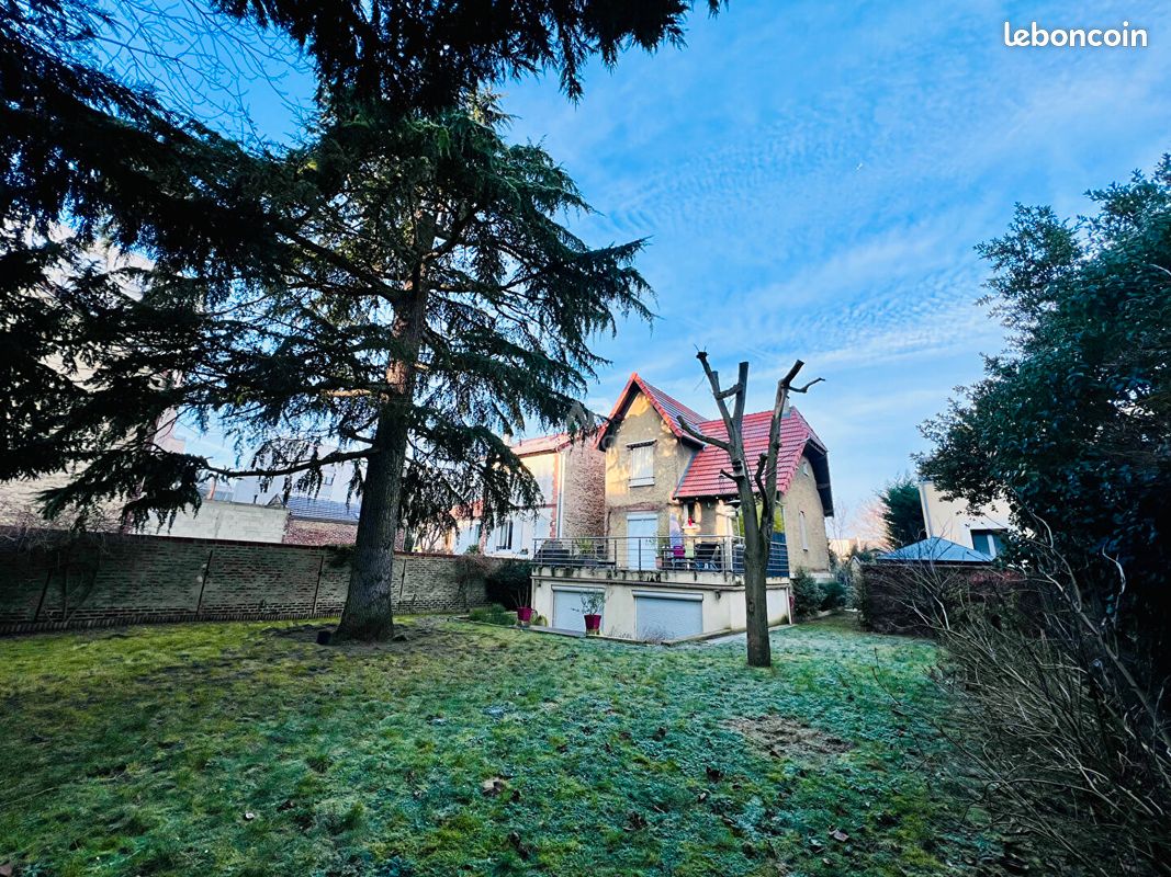 Maison 173 m² · à Nanterre · 173 m² · 990 000 €