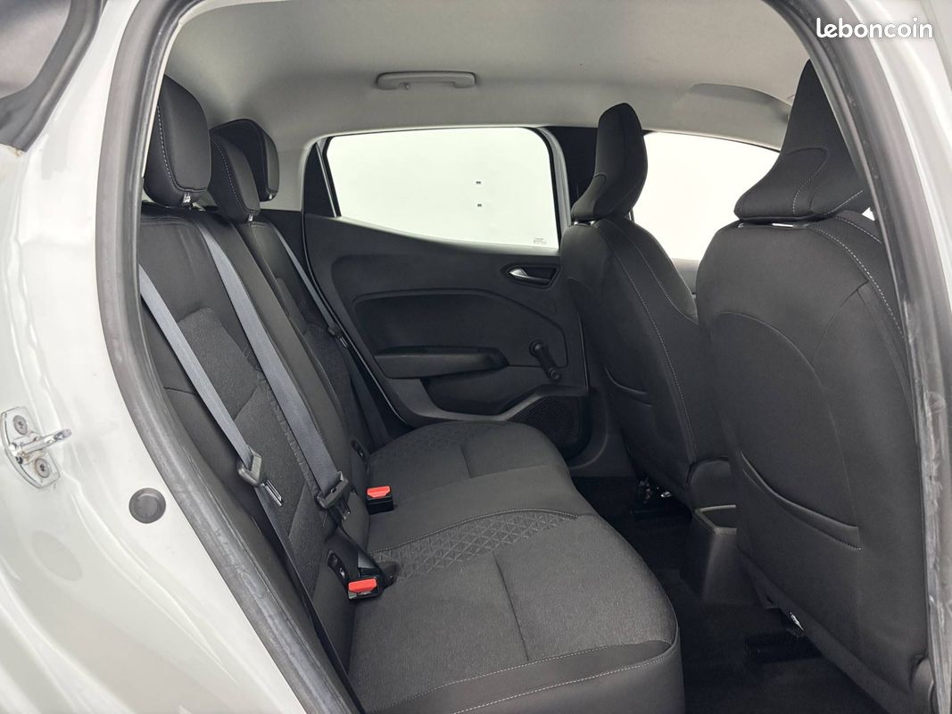 RENAULT Clio TCe 90 - 21 Business (image 16)