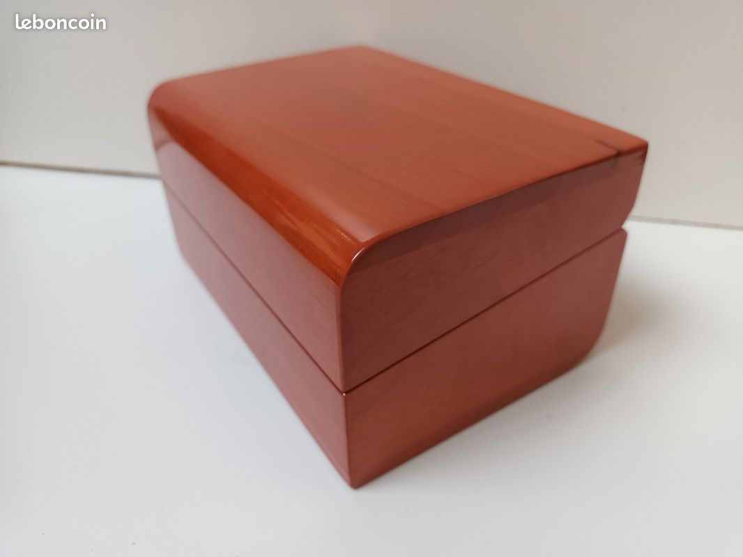 Boite en bois "Capital" (image 1)