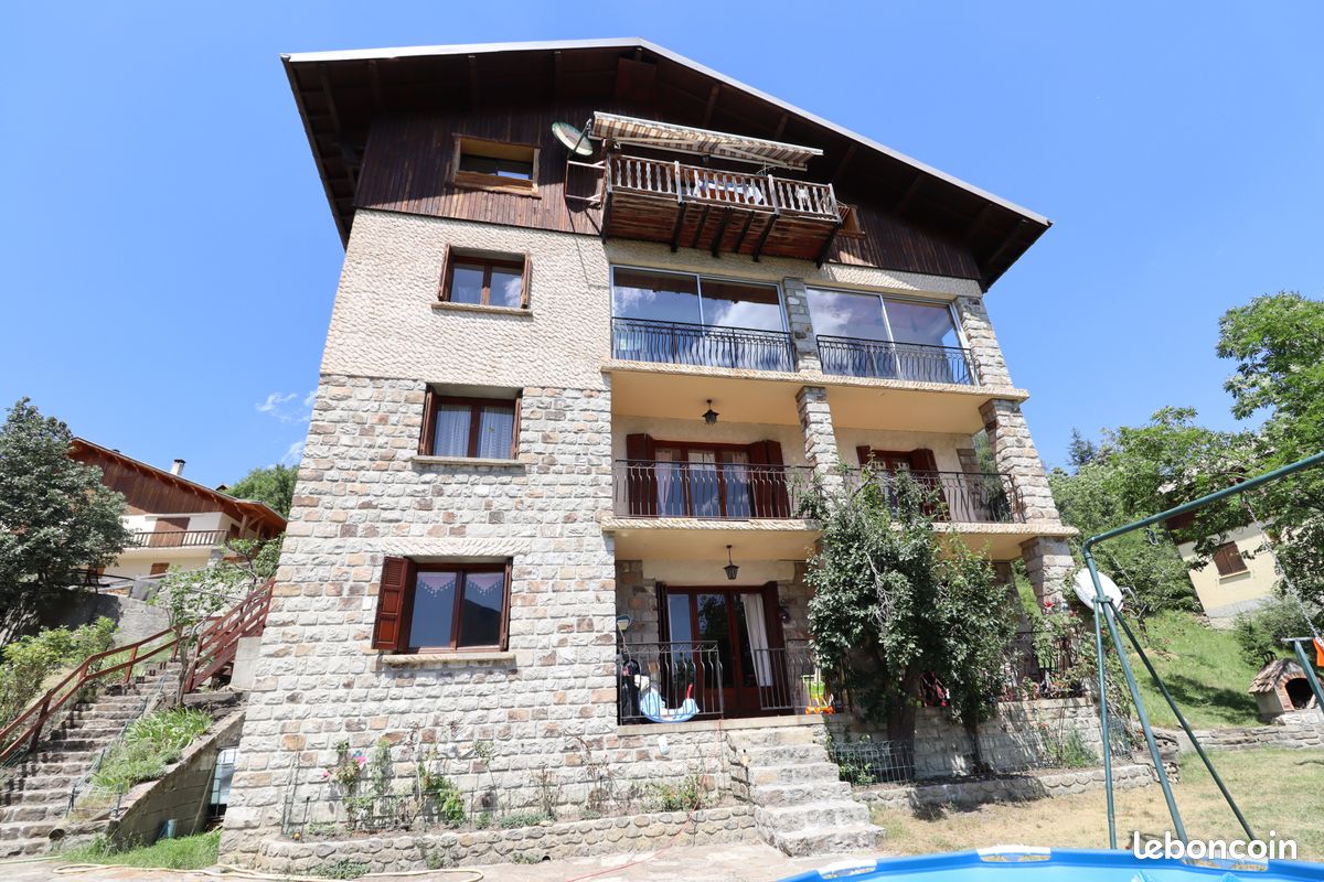 Maison 23 pièces 368 m² · à Allos · 368 m² · 550 000 €