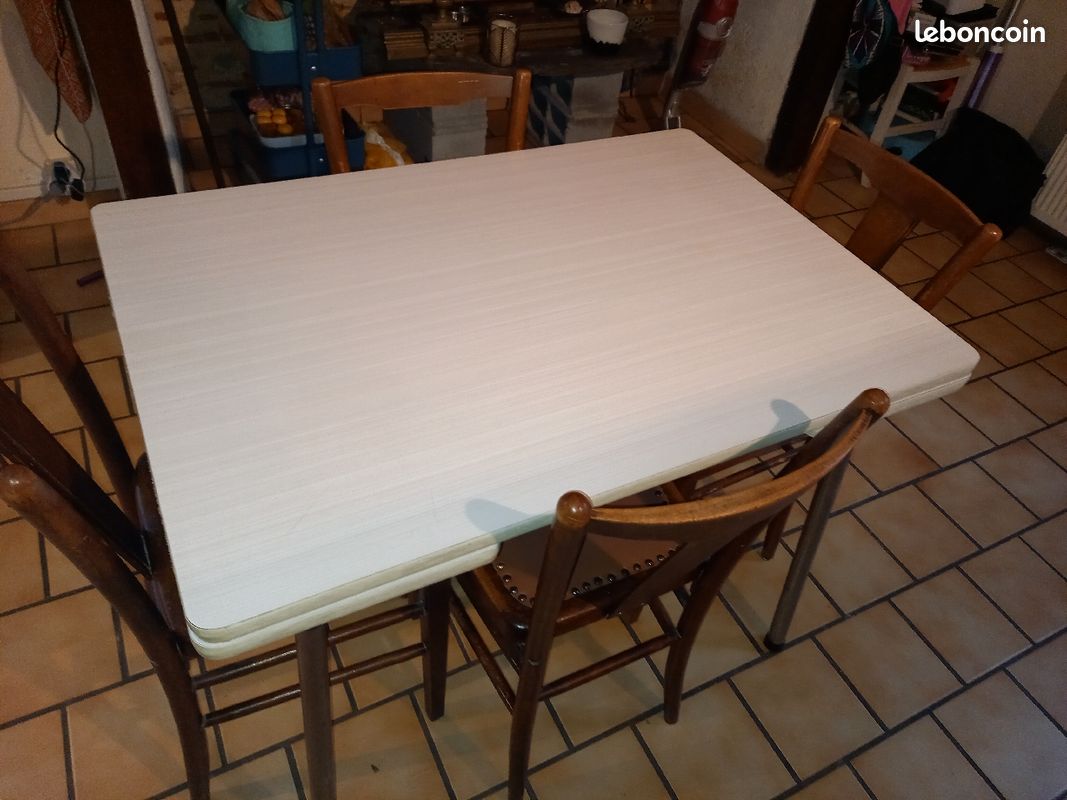 Table de cuisine (image 1)