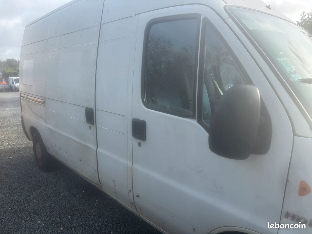 Vend Peugeot boxer 2l2 diesel - Caravaning