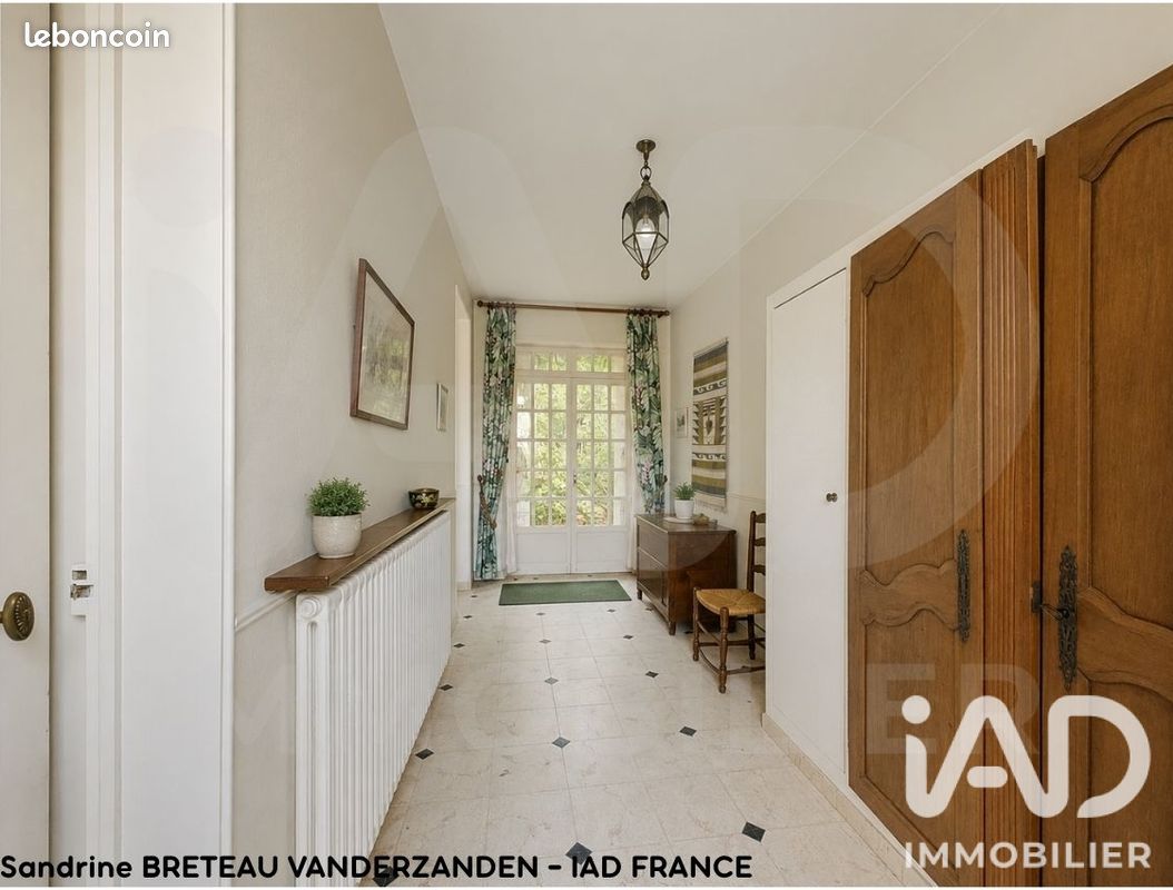 Maison 8 pièces 213 m² · à Pithiviers · 213 m² · 210 000 €