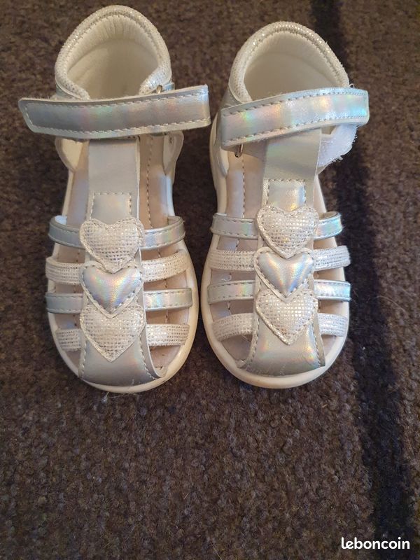 Sandales petite fille taille 21 (image 1)