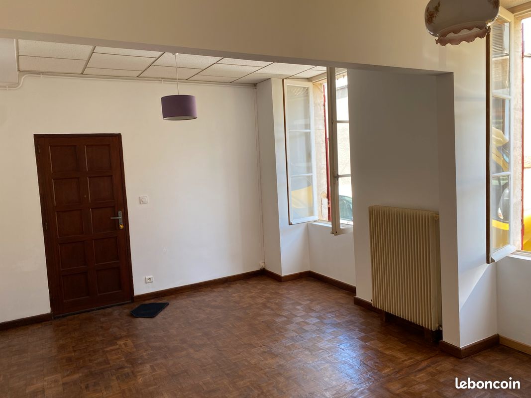 Appartement 3 pièces 54 m² · à Saint-Amand-Montrond · 54 m² · 555 €/mois