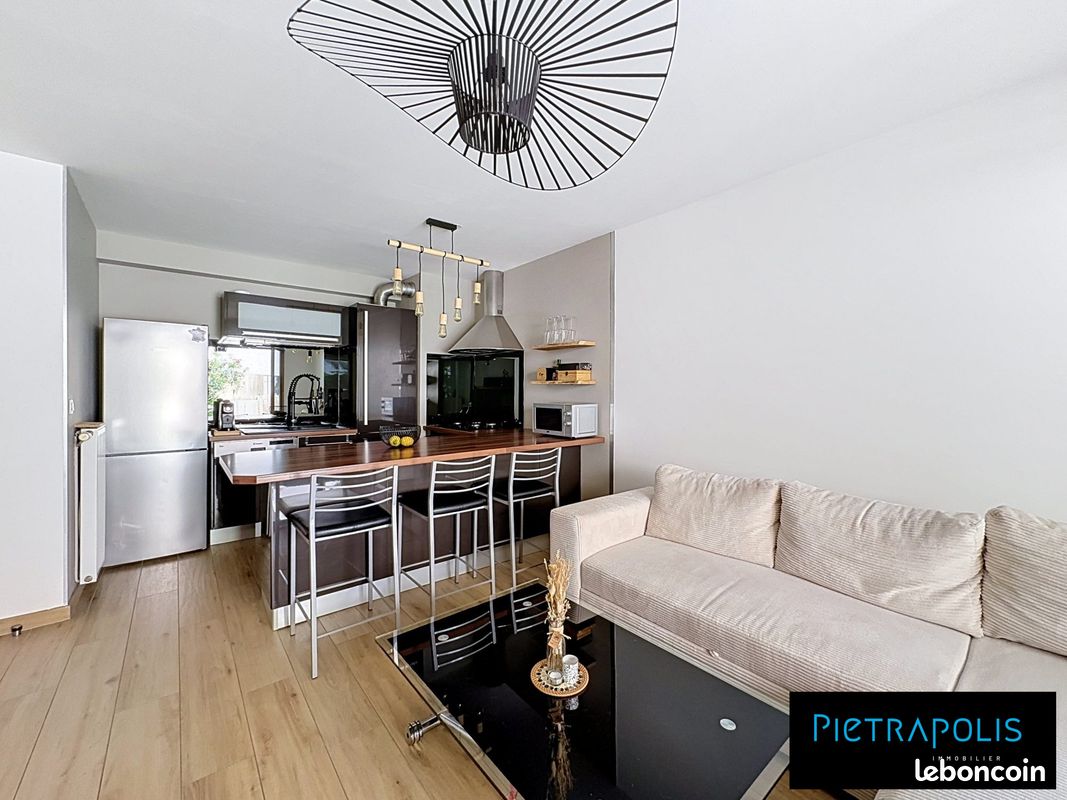 Appartement 2 pièces 44 m² · à Neuville-sur-Saône · 44 m² · 218 000 €