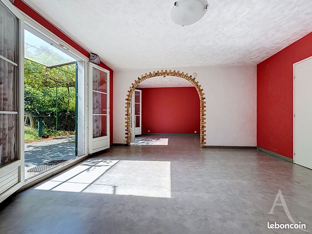 Maison 5 pièces 102 m² · à Mantes-la-Ville · 102 m² · 210 000 €
