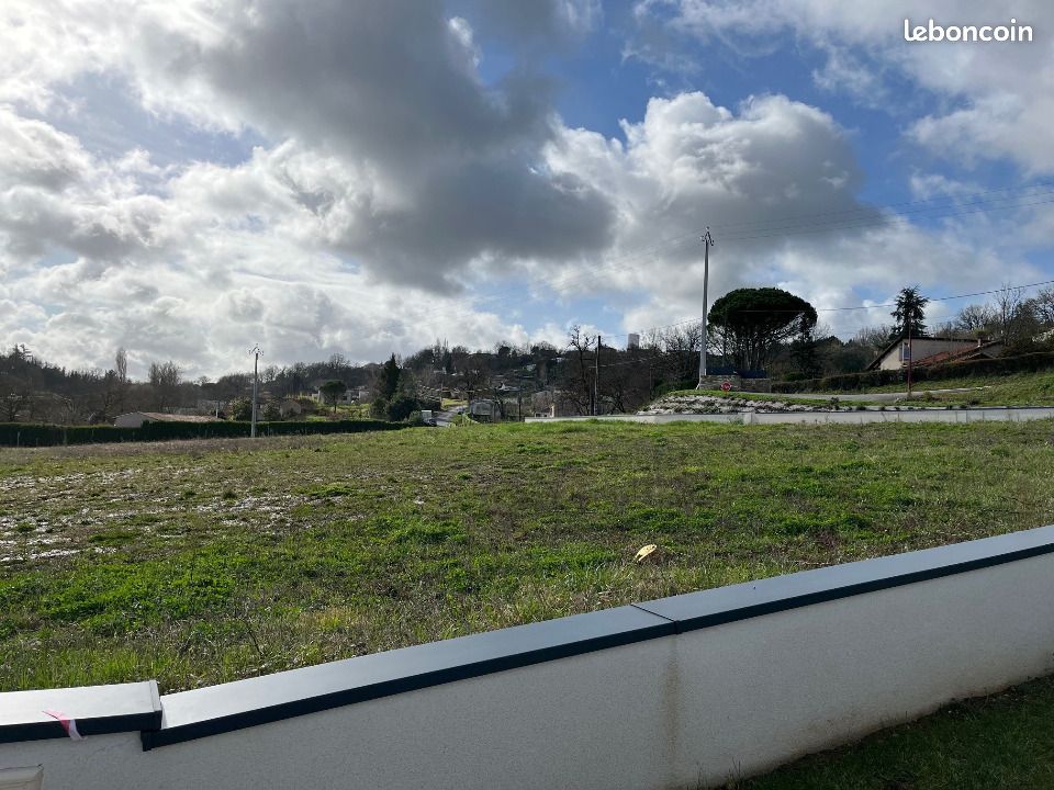 Terrain 756 m² Puygouzon · 93 000 €