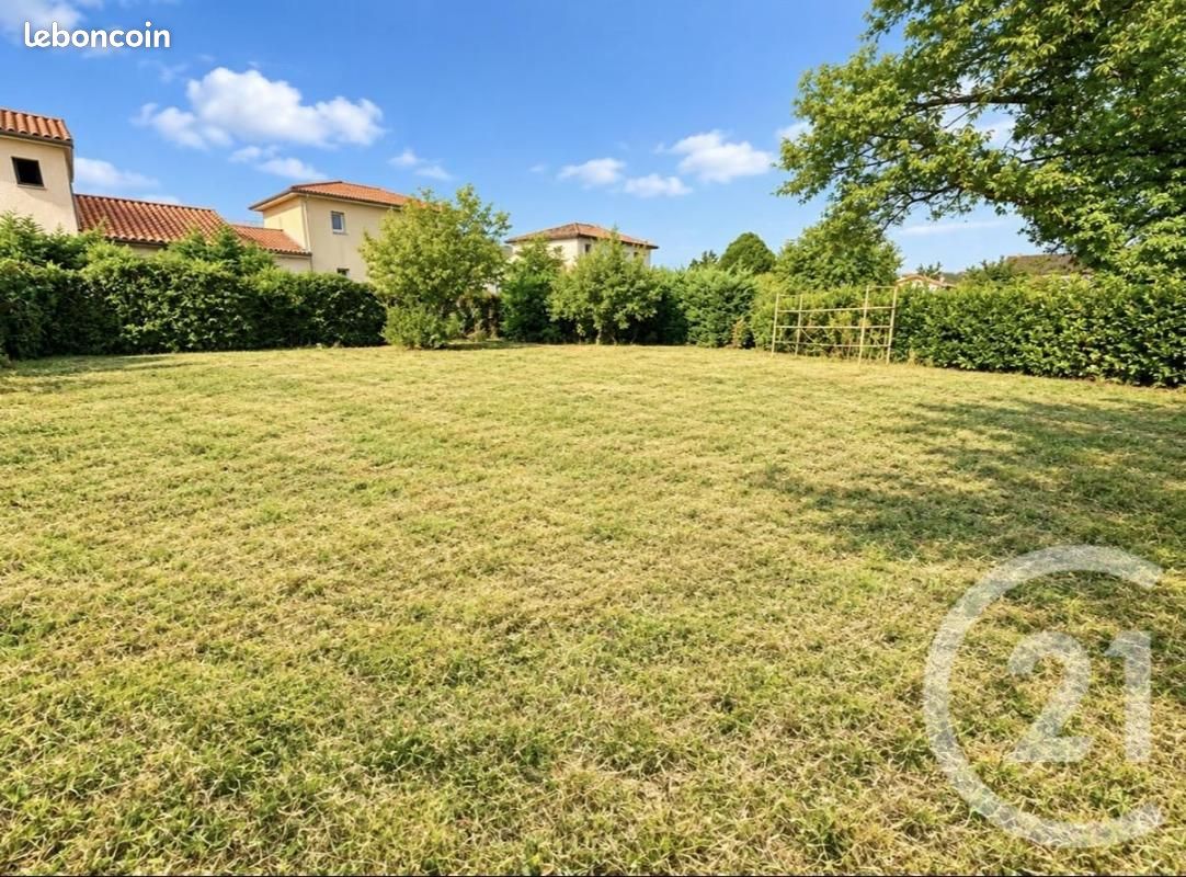 Terrain 425 m² Taponas · 89 000 €