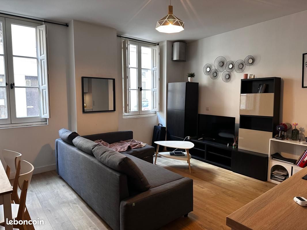 Appartement 1 pièce 27 m² · à Bordeaux · 27 m² · 745 €