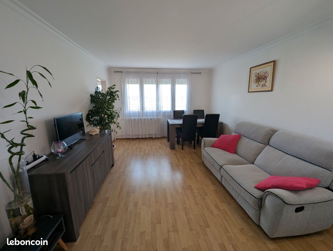 Appartement 4 pièces 74 m² · à Canteleu · 74 m² · 800 €